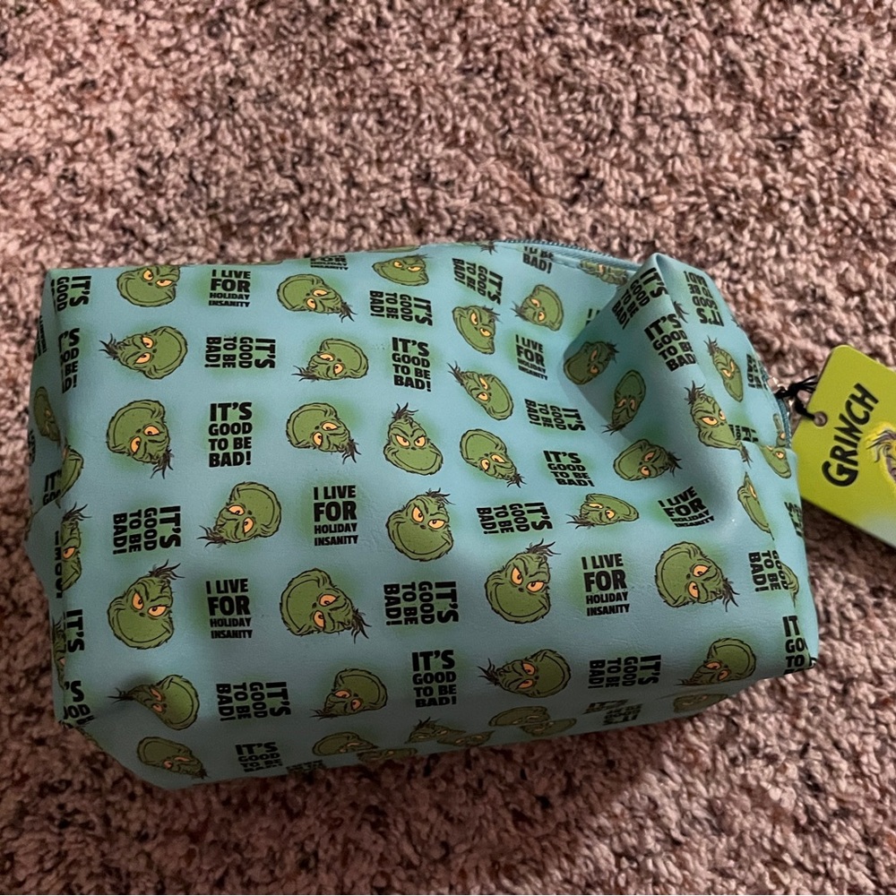 NIP Grinch Stink Stank Stunk Wash Bag Shampoo & Conditioner, Wash And Puff